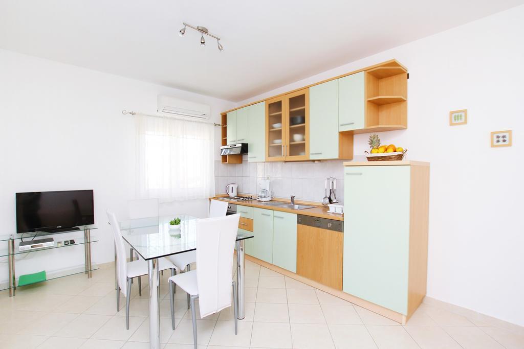 Apartment Vrbat *